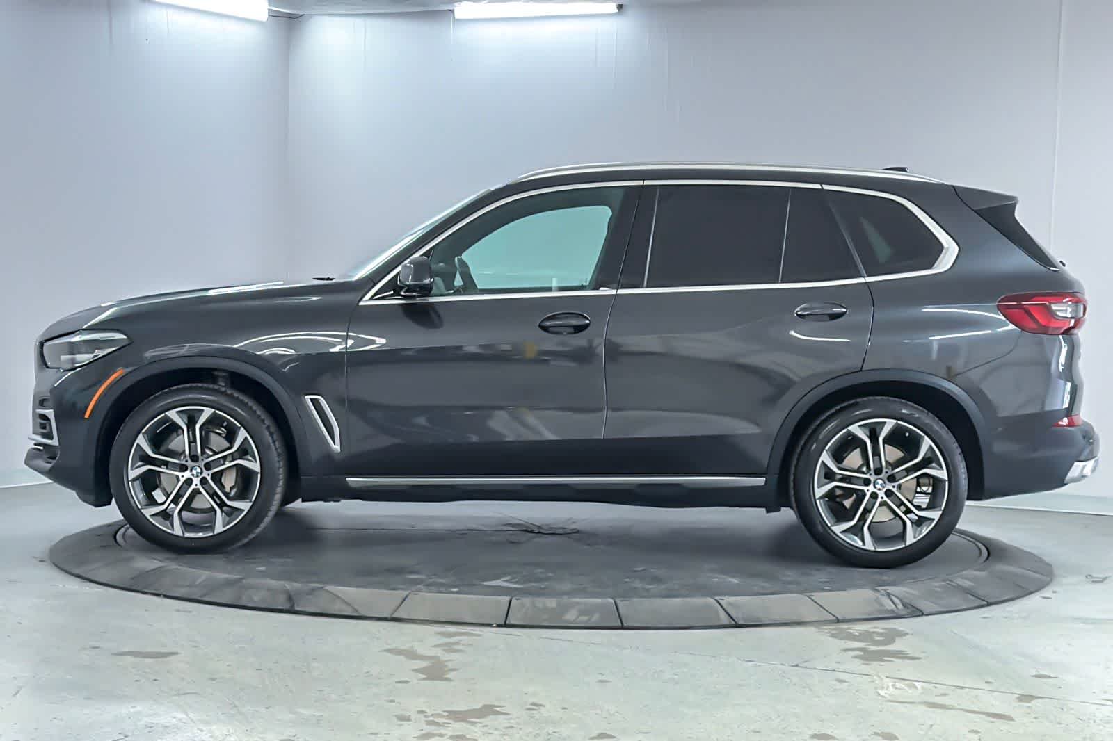 Used 2023 Dark Graphite Metallic BMW xDrive40i image 5
