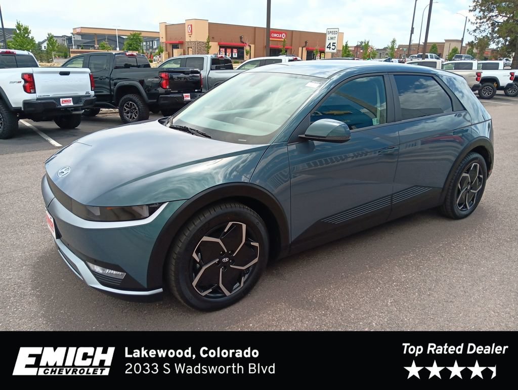 Used 2024 Digital Teal Hyundai SEL image 1
