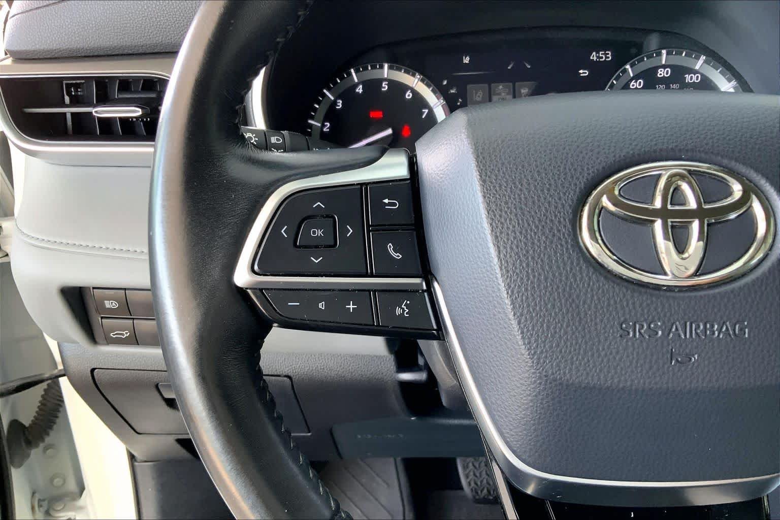 Used 2021 Blizzard Pearl Toyota XLE image 23