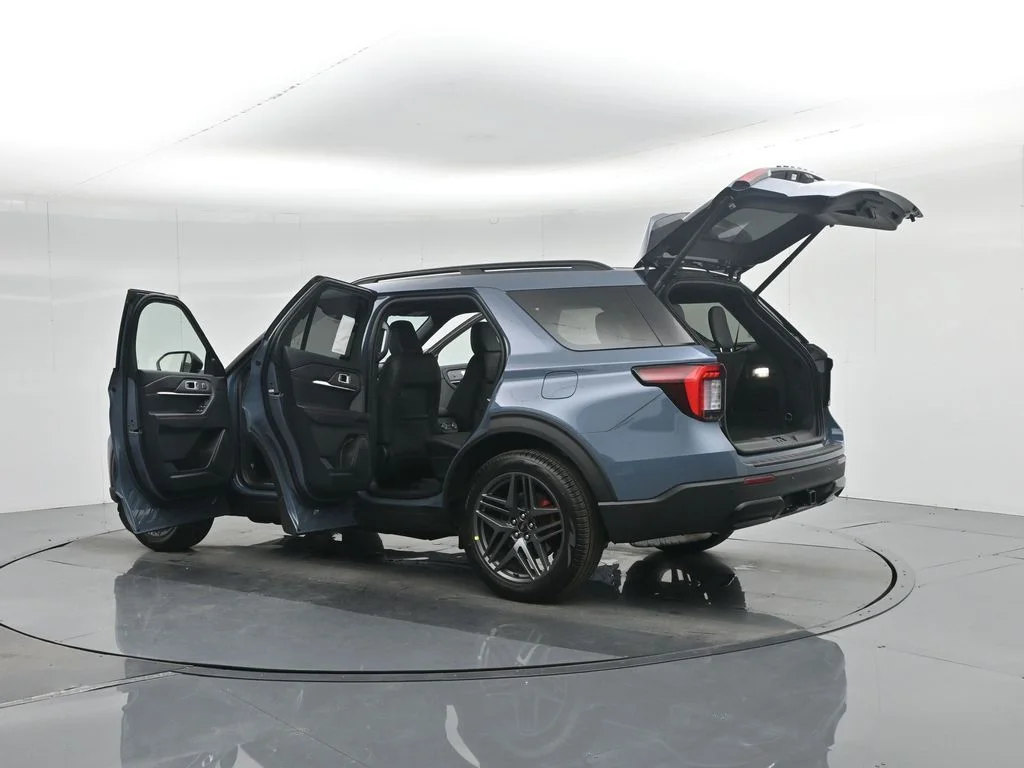 New 2026 Vapor Blue Metallic Ford ST-Line image 37