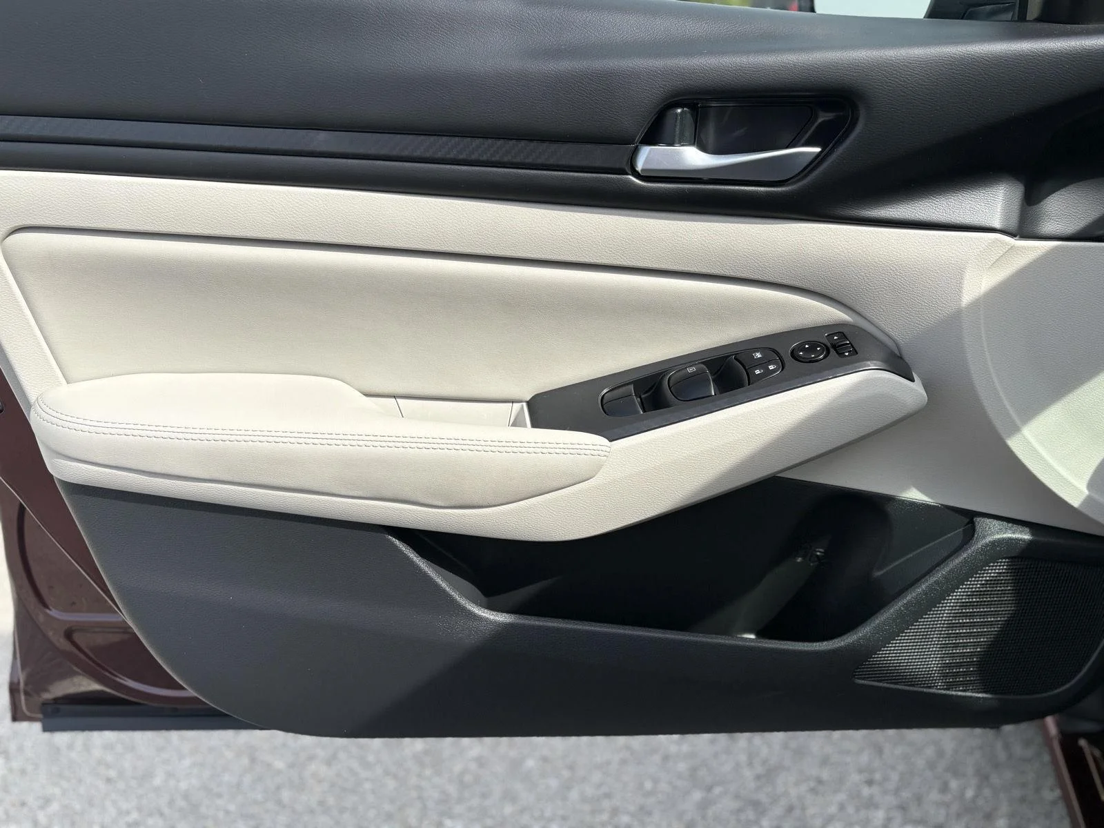 2025 Nissan Altima SV - Photo 26