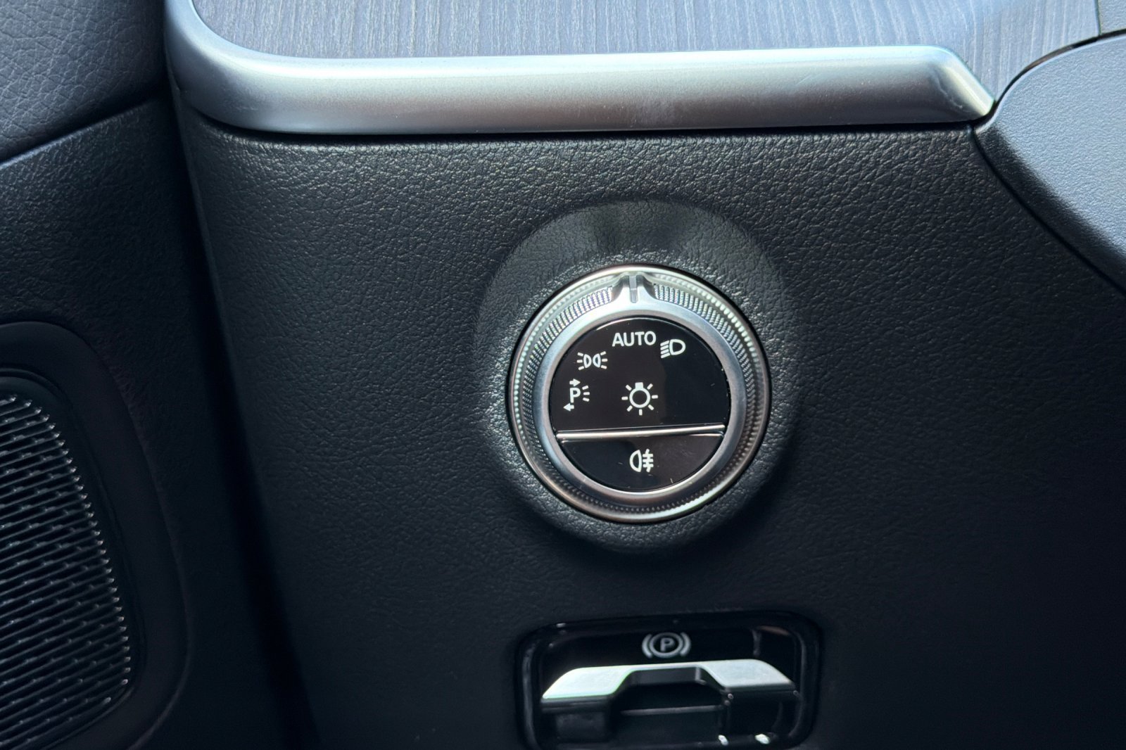 2026 Mercedes-Benz C-Class Sedan C 300 - Photo 29