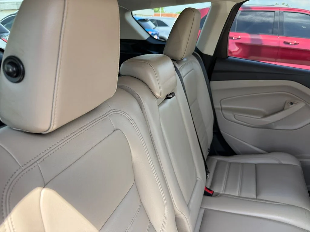 Used 2019 Gray Ford SEL image 14