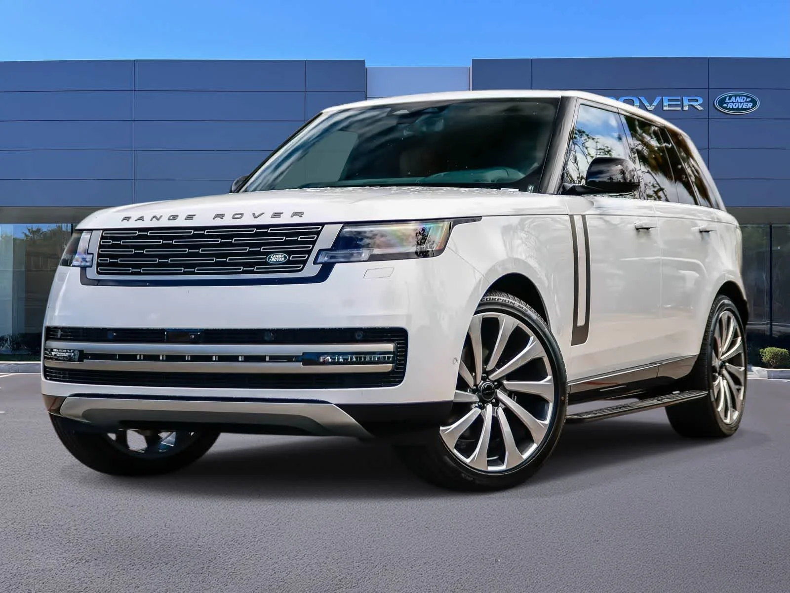 2026 Land Rover Range Rover 3.0 SE SWB's photo
