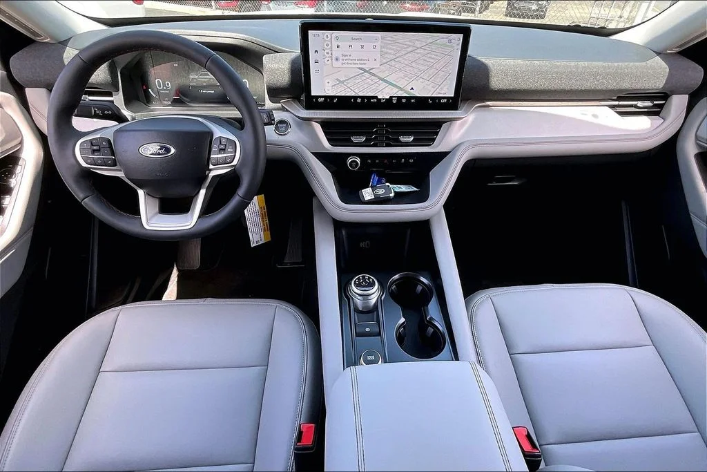New 2026 Space White Metallic Ford Active image 14