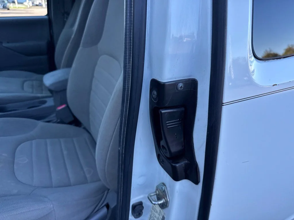 Used 2017 White Nissan S image 13