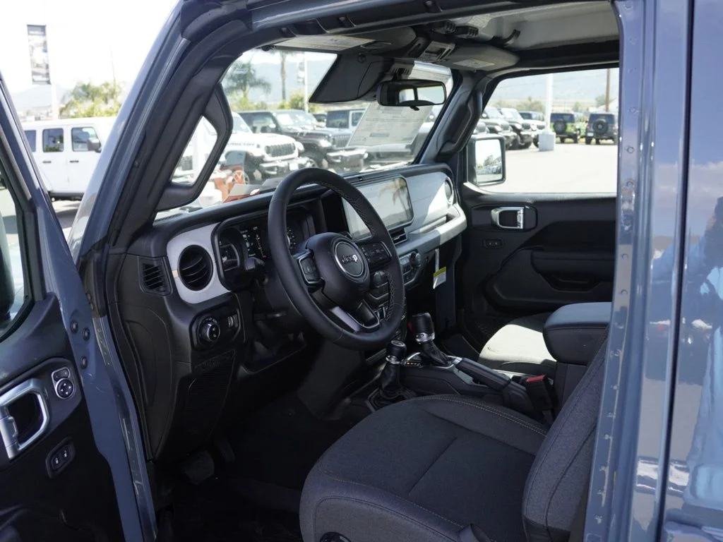 New 2026 Anvil Clear-Coat Exterior Paint Jeep Sport S image 18