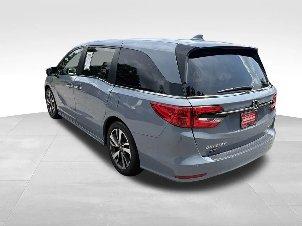 Used 2023 Silver Honda Touring image 10