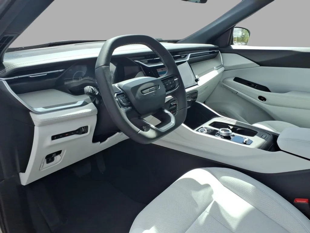 New 2026 Sting-Gray Clear-Coat Exterior Paint Jeep Laredo image 16