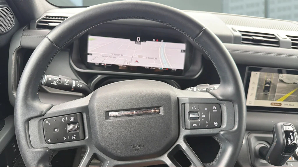 Used 2024  Land Rover X-Dynamic SE image 24