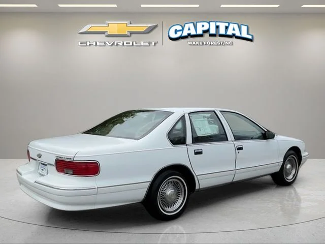 Used 1996 White Chevrolet Classic image 5