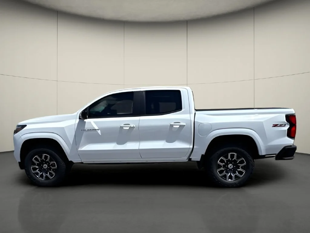 New 2026 Summit White Chevrolet Z71 image 2