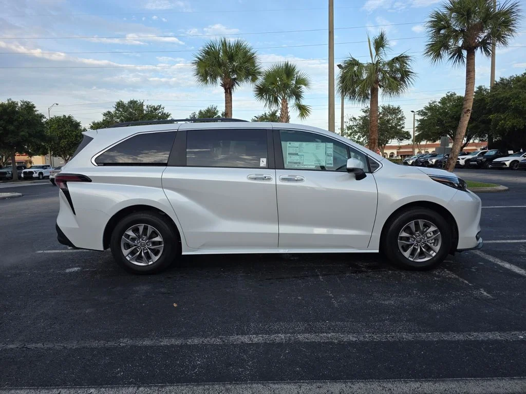 New 2026 Wind Chill Pearl <sup>1</sup> Toyota  XLE image 12