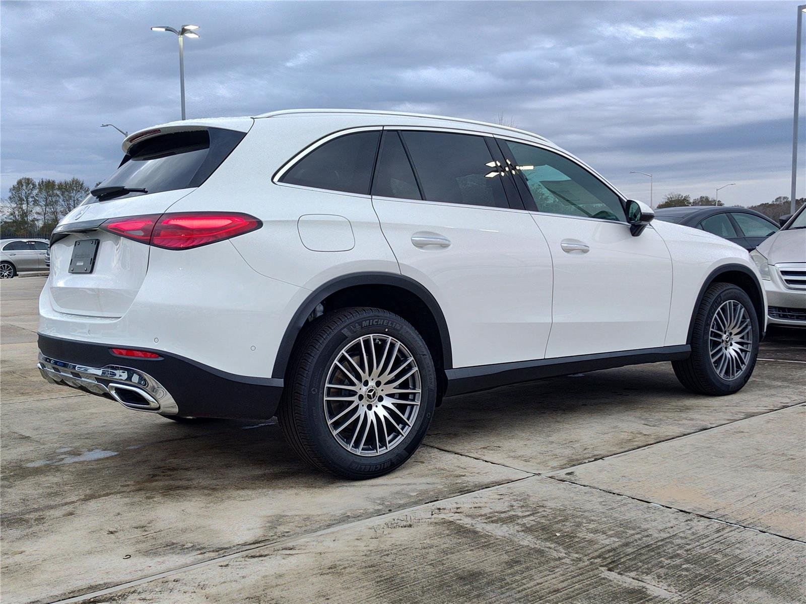 New 2026 Polar White Mercedes-Benz GLC 300 image 4