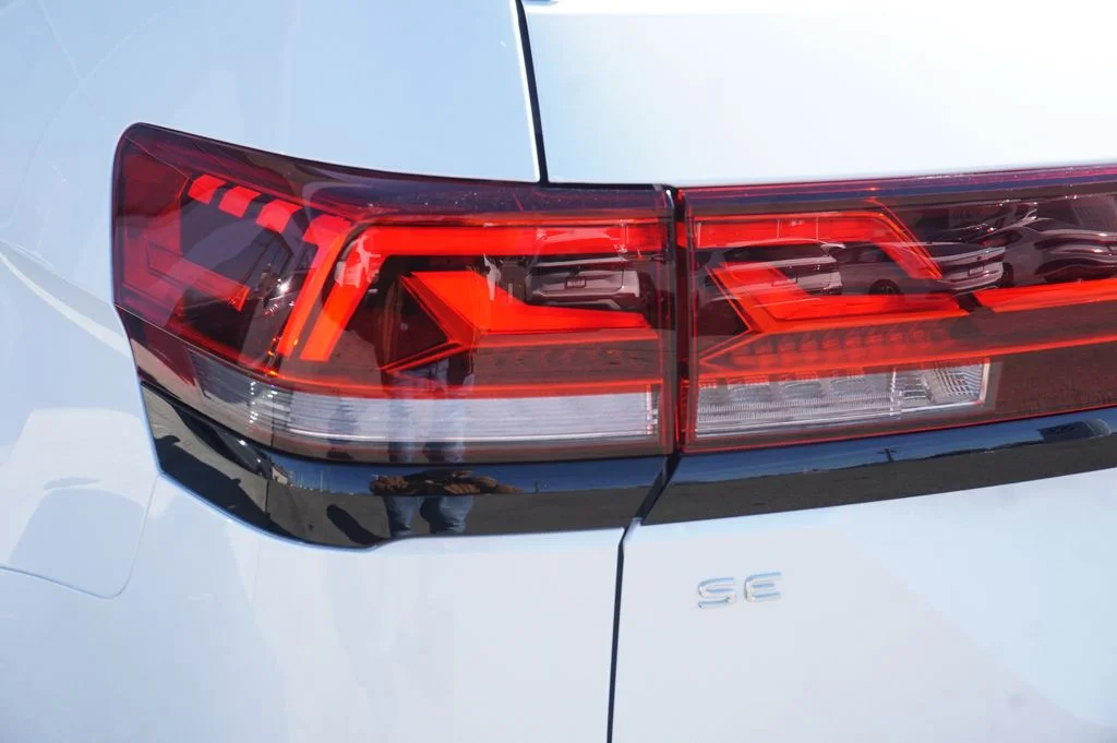 New 2026 White/off-white Volkswagen 2.0T Peak Edition image 36