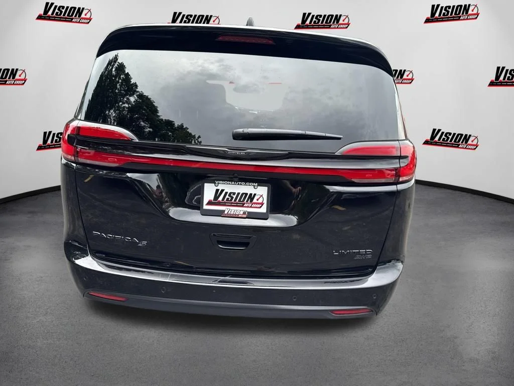 2026 Chrysler Pacifica Limited - Photo 6