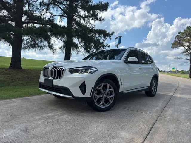 Used 2023 White BMW xDrive30i image 4