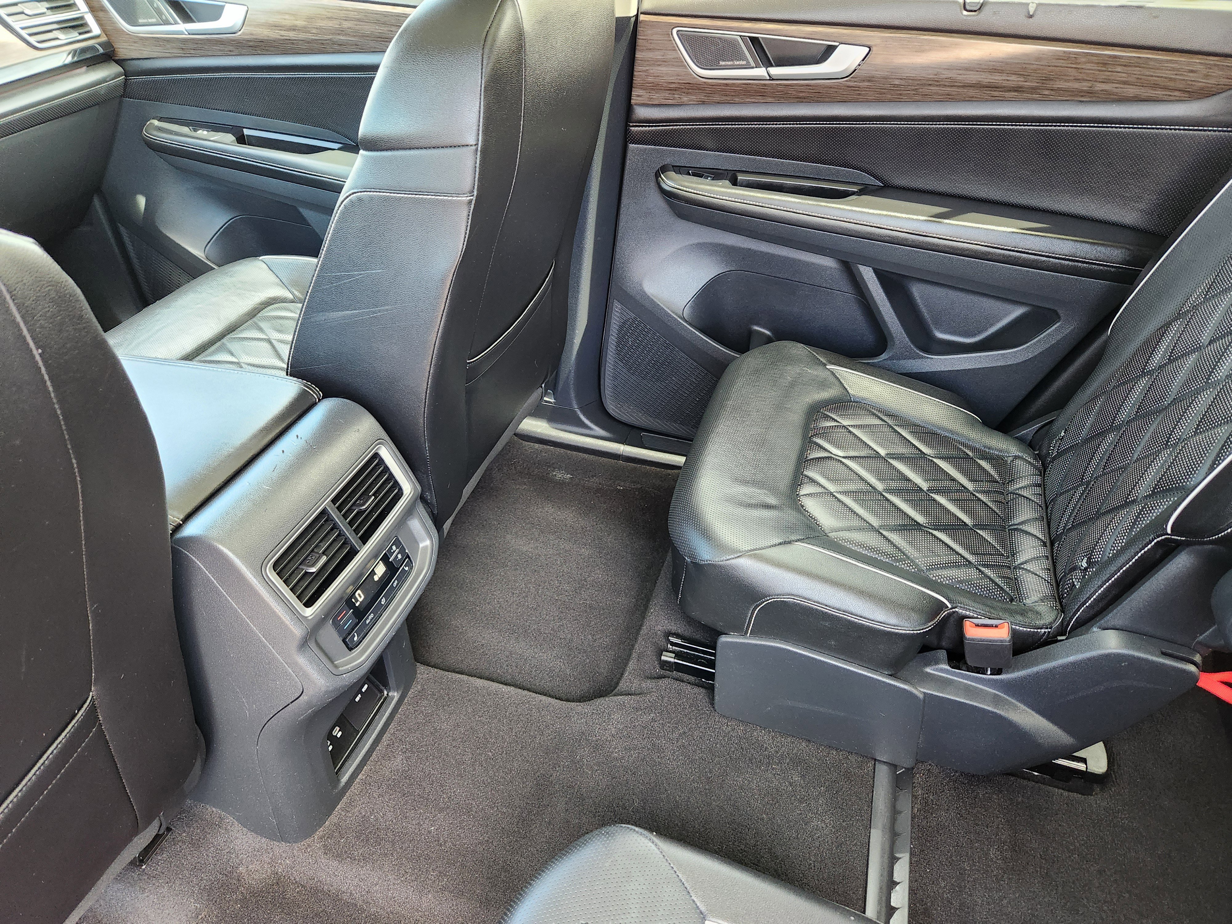 2024 Volkswagen Atlas SEL Premium R-Line - Photo 27