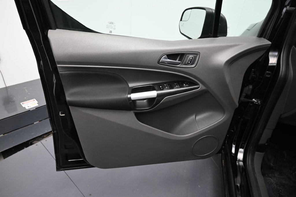 Used 2019 Shadow Black Ford XLT image 9