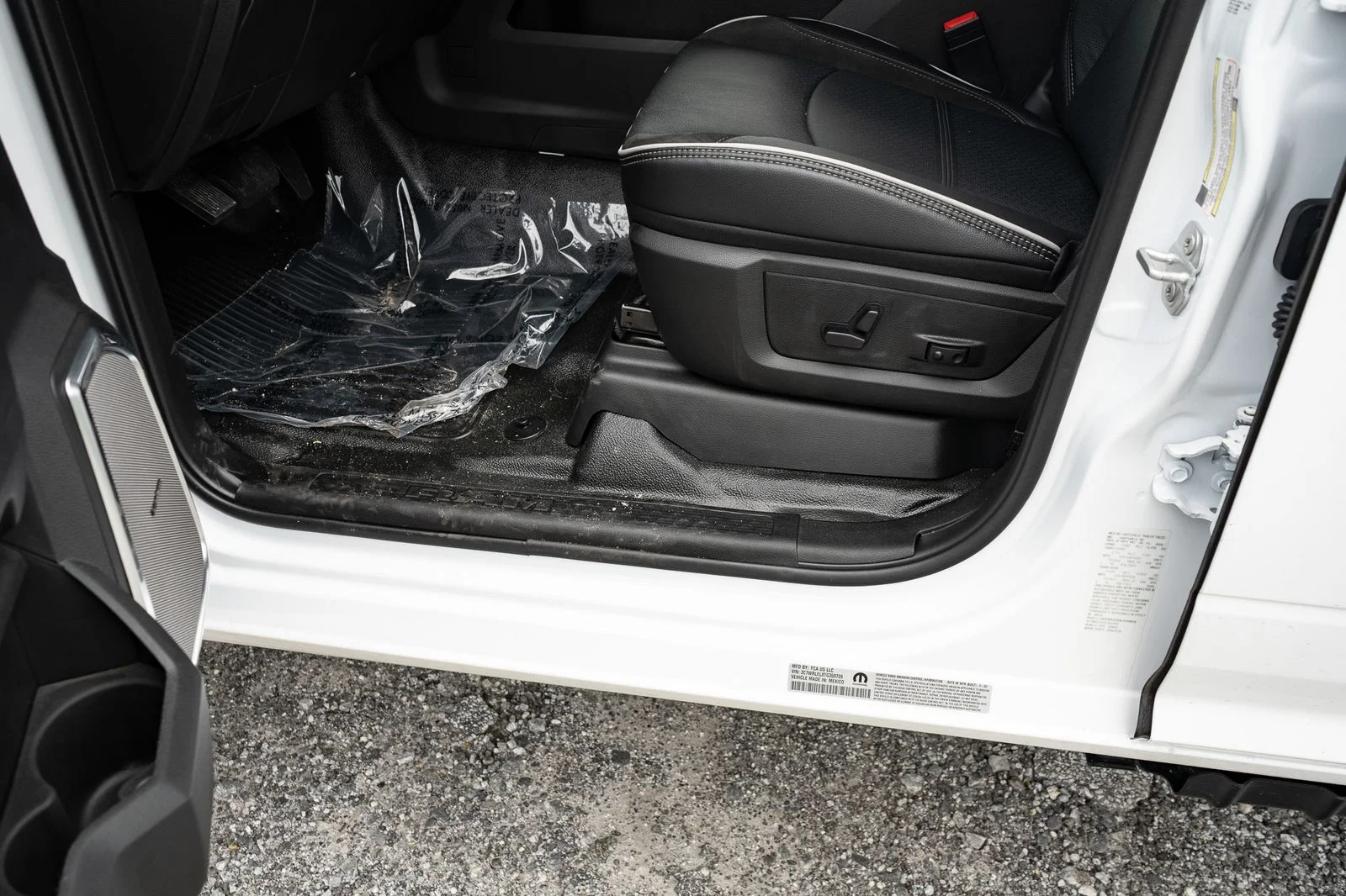 New 2026 Bright White Clearcoat RAM Tradesman image 36