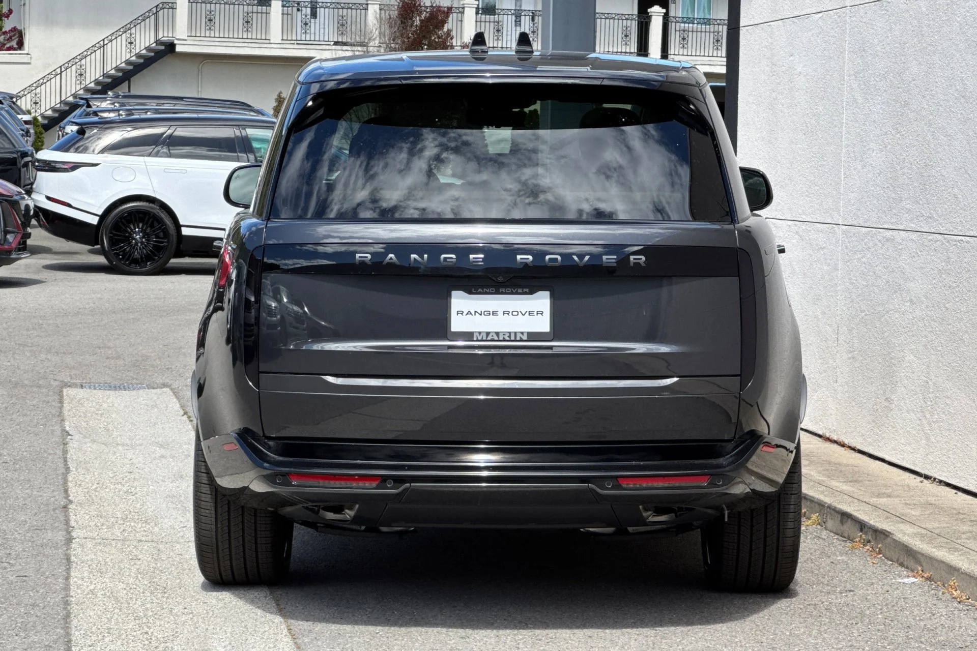 New 2026 Carpathian Grey Land Rover SE image 7
