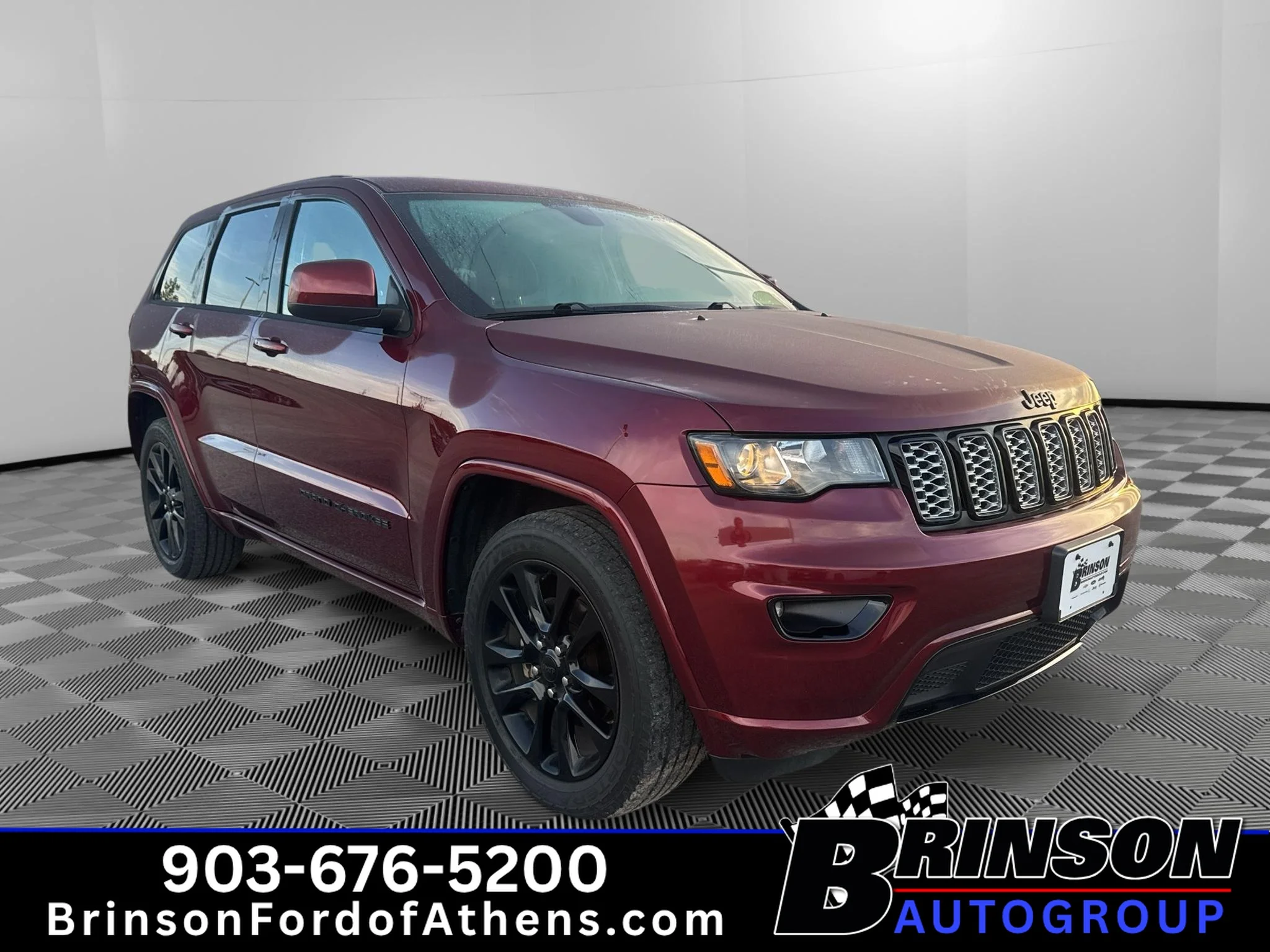 Used 2019 Velvet Red Pearlcoat Jeep Altitude image 3