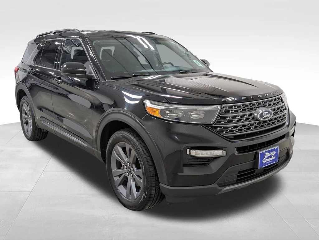 Certified Used 2023 Agate Black Metallic Ford XLT image 18