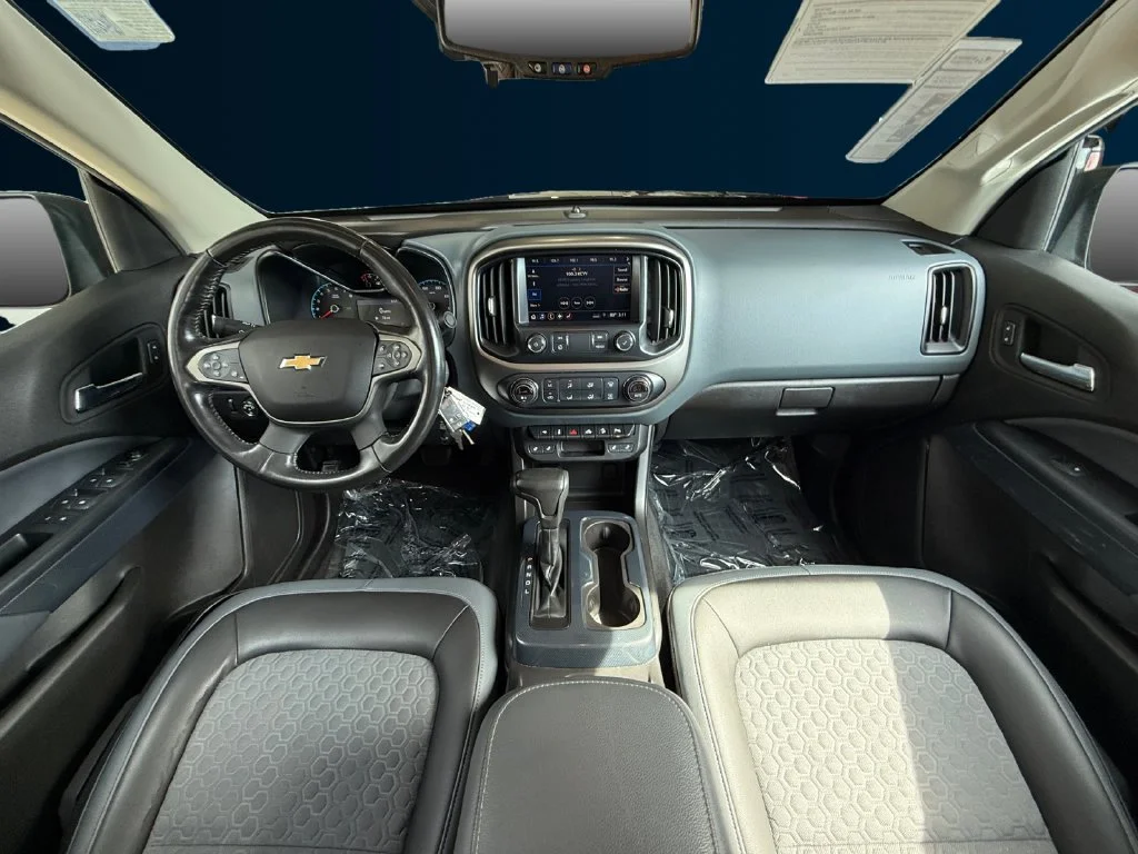 Used 2019 Black Chevrolet Z71 image 12
