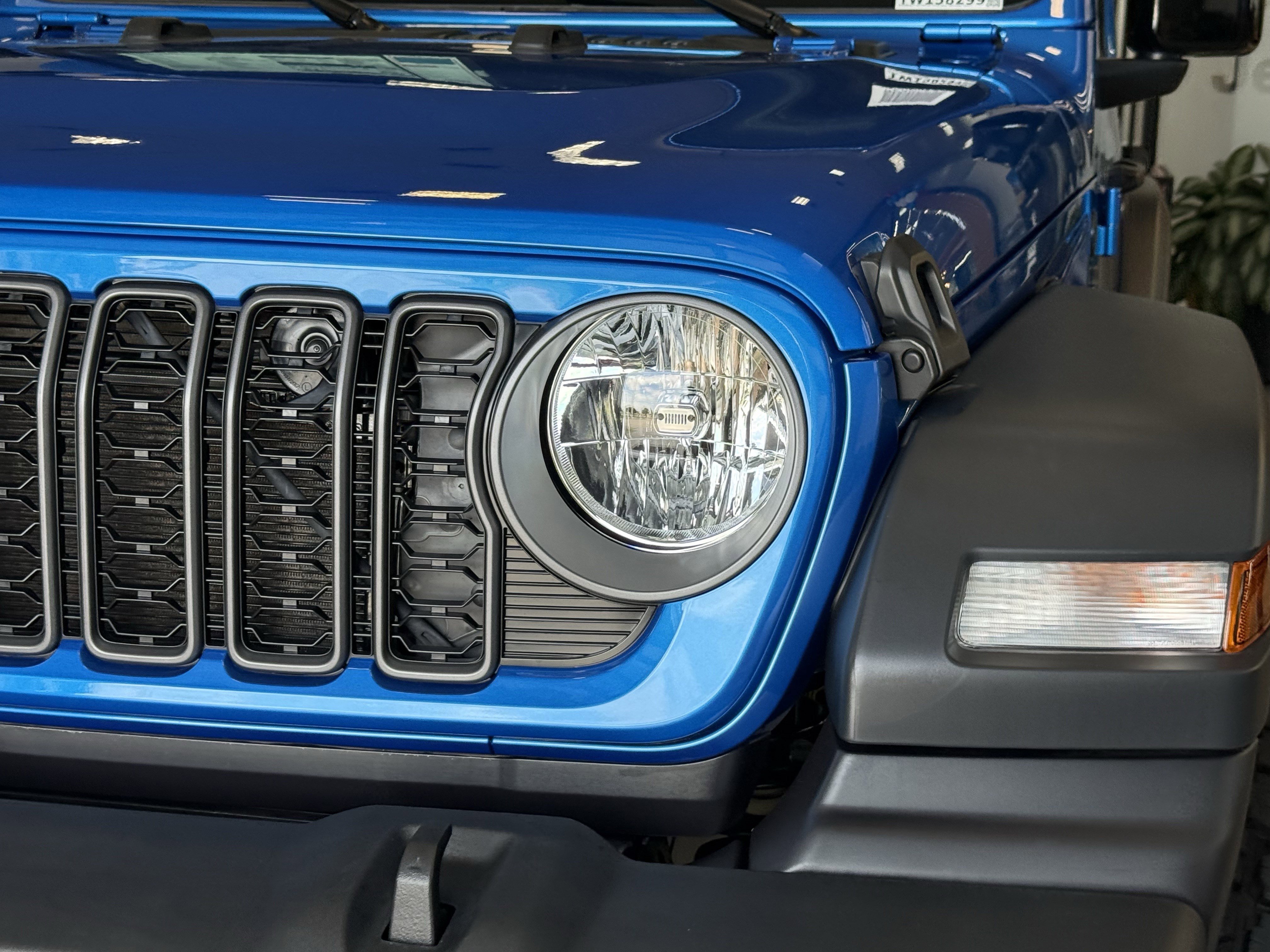 New 2026 Hydro Blue Pearl-Coat Exterior Paint Jeep Sport image 7