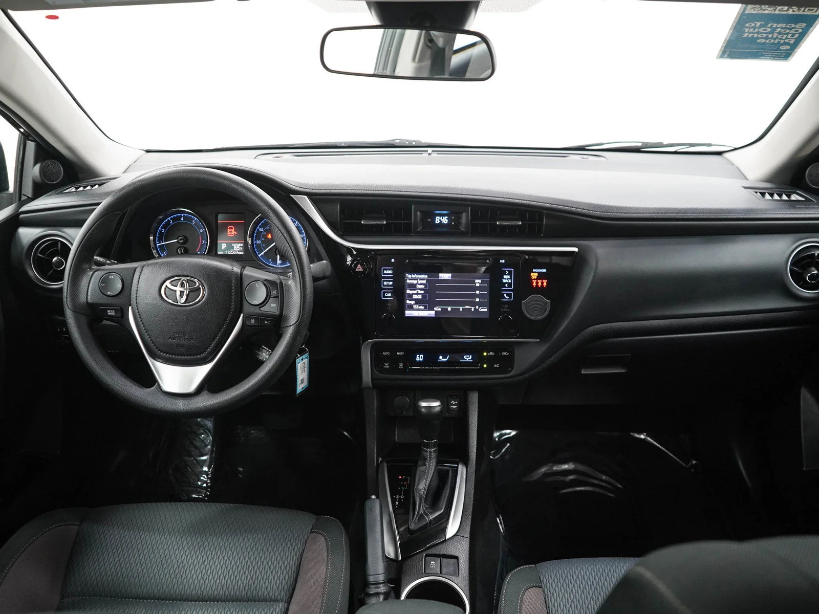Used 2018  Toyota LE image 13