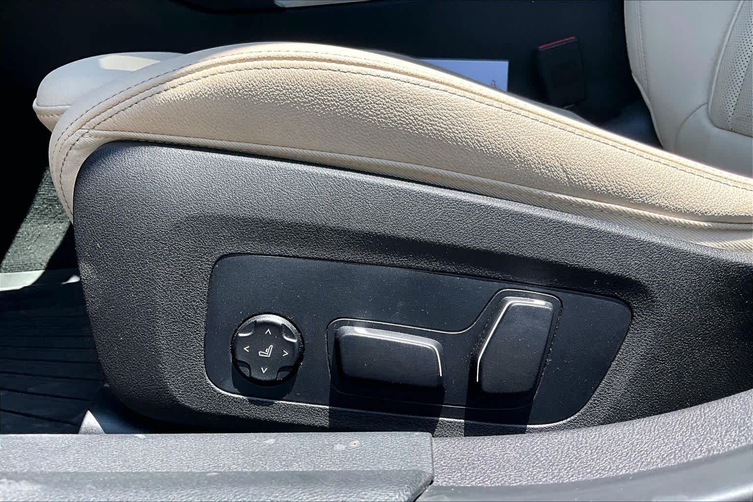 Used 2026 Skyscraper Grey Metallic BMW 330i NA image 34