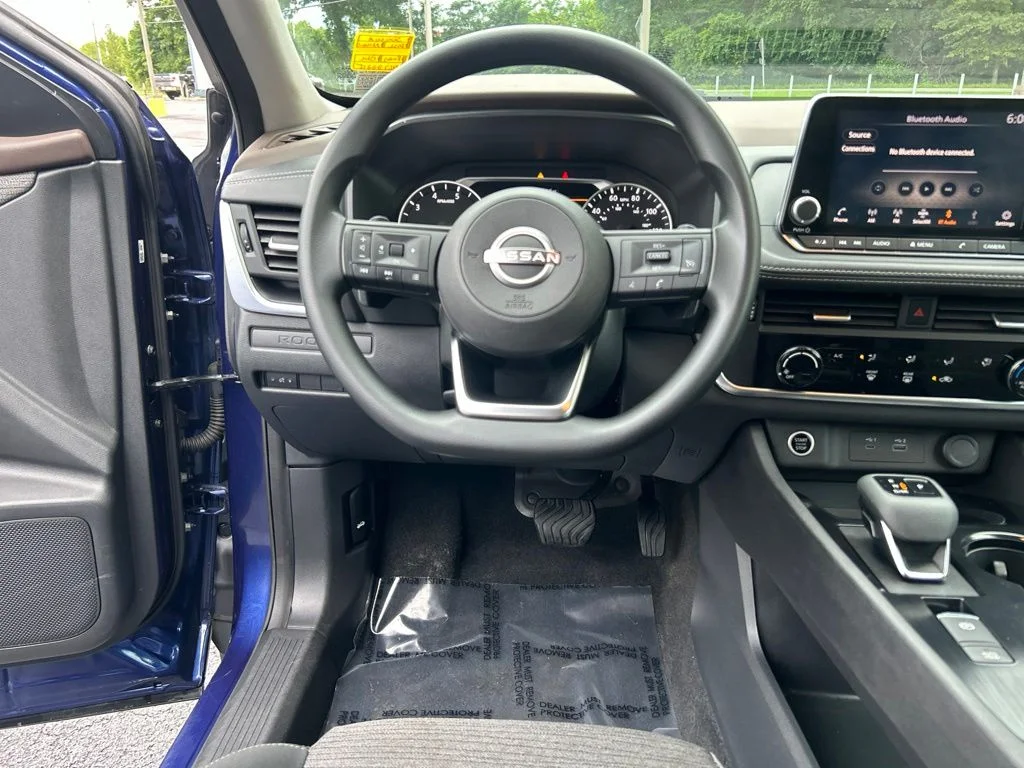 Used 2022 Blue Nissan S image 14