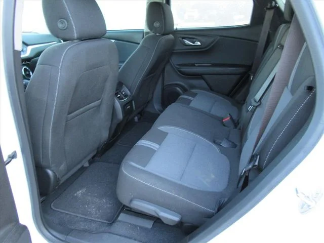 Used 2024 White Chevrolet LT image 31