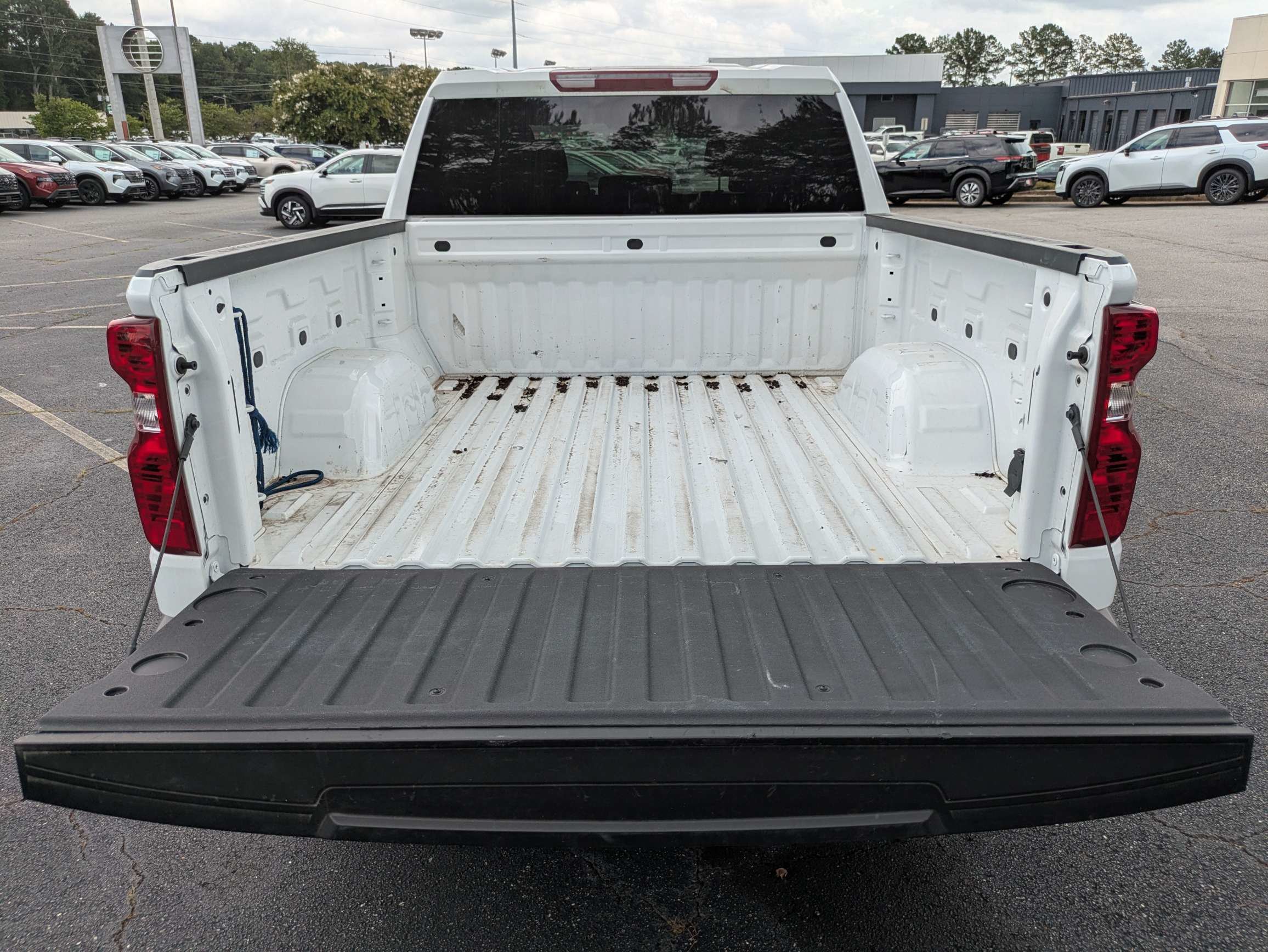 Used 2026 White Chevrolet LT image 9