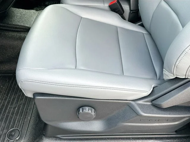 New 2026 Oxford White Ford XL image 13