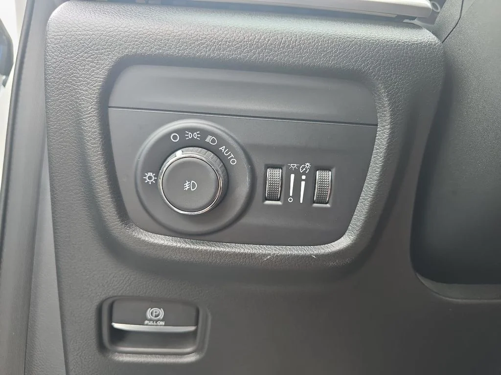 Used 2023 White Jeep Limited image 26