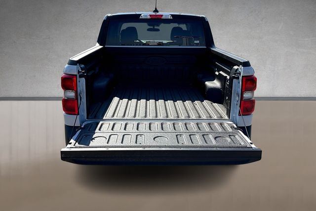 New 2025 Space White Metallic Ford XLT image 4
