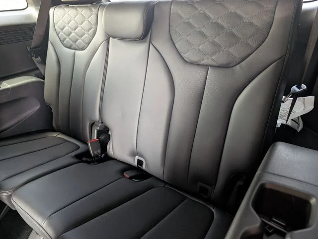 Used 2020 Graphite Hyundai Limited image 11