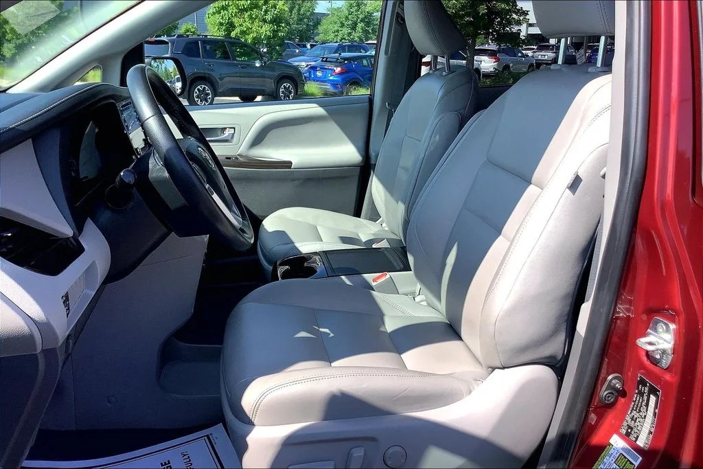 Used 2020 Red Toyota XLE image 28