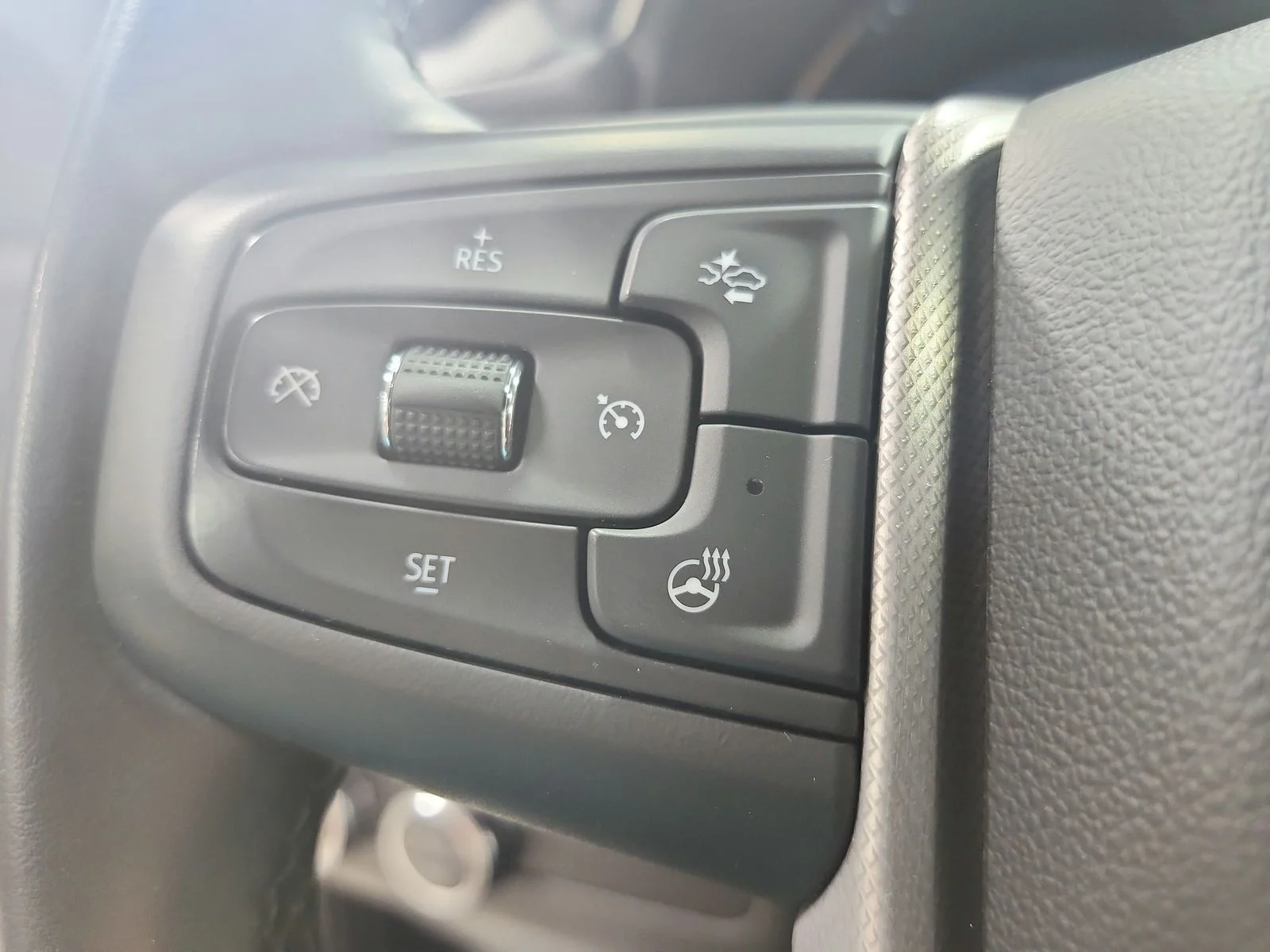 Used 2023 Silver GMC Denali image 27