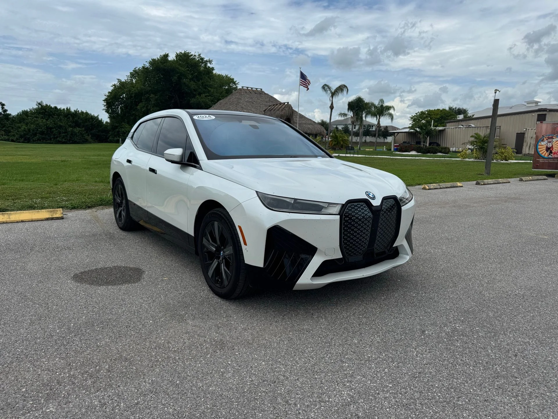 2024 BMW iX xDrive50's photo