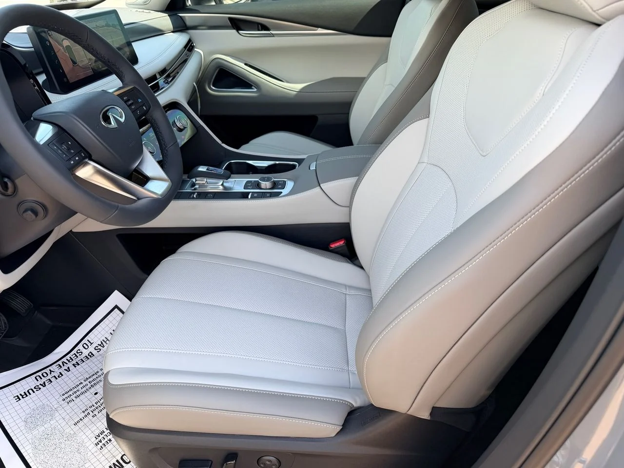 New 2027 HARBOR GRAY INFINITI Luxe FWD image 15