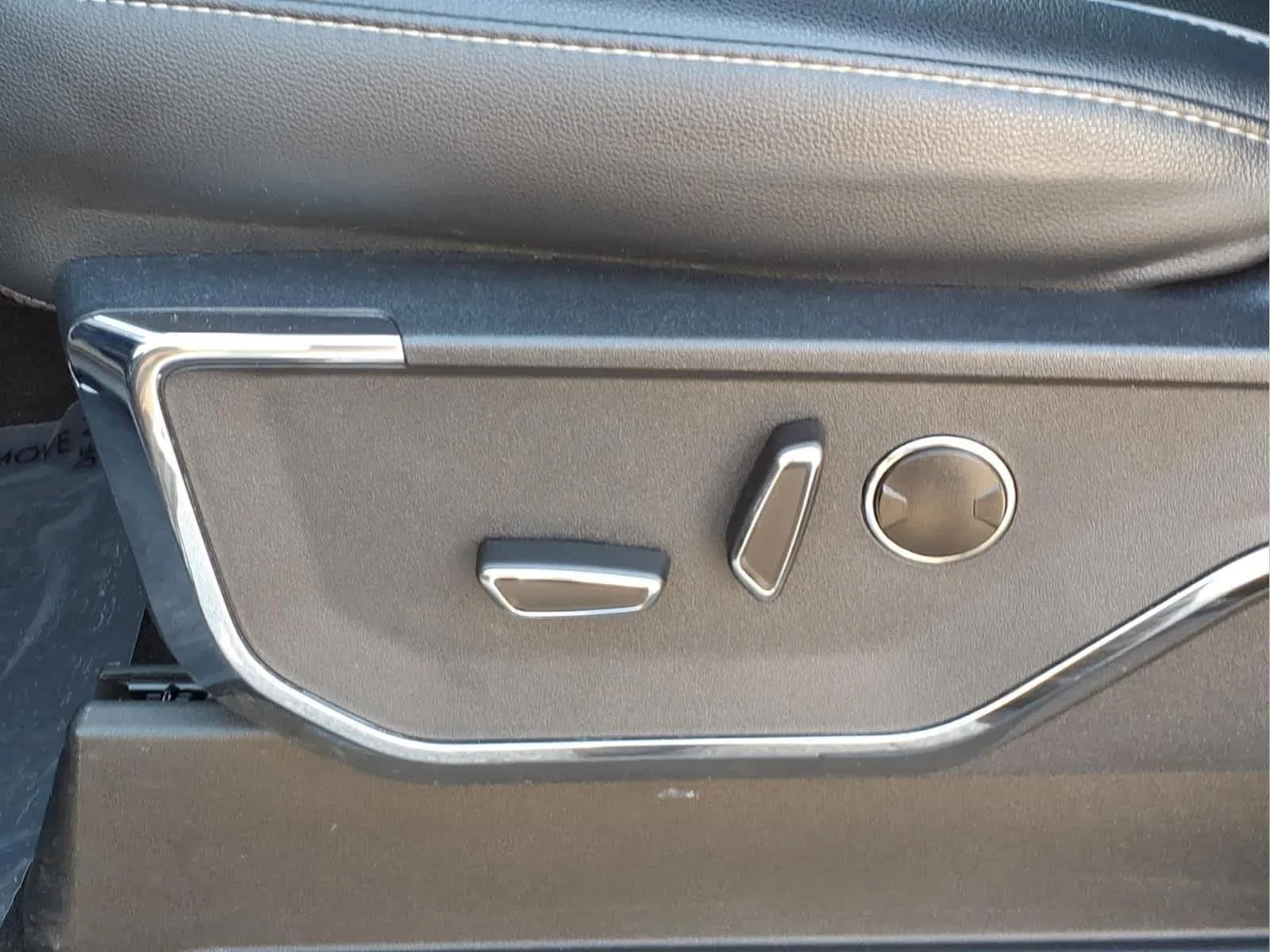 Used 2023 Carbonized Gray Ford LARIAT image 16