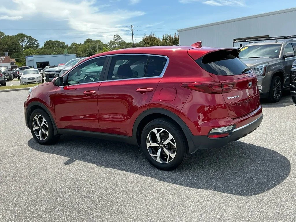 Used 2022 Red Kia LX image 7