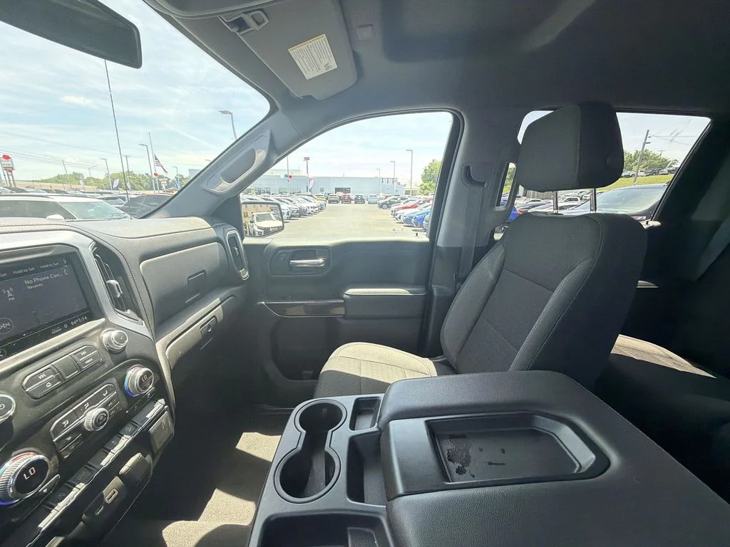 Used 2021 Black GMC SLE image 11