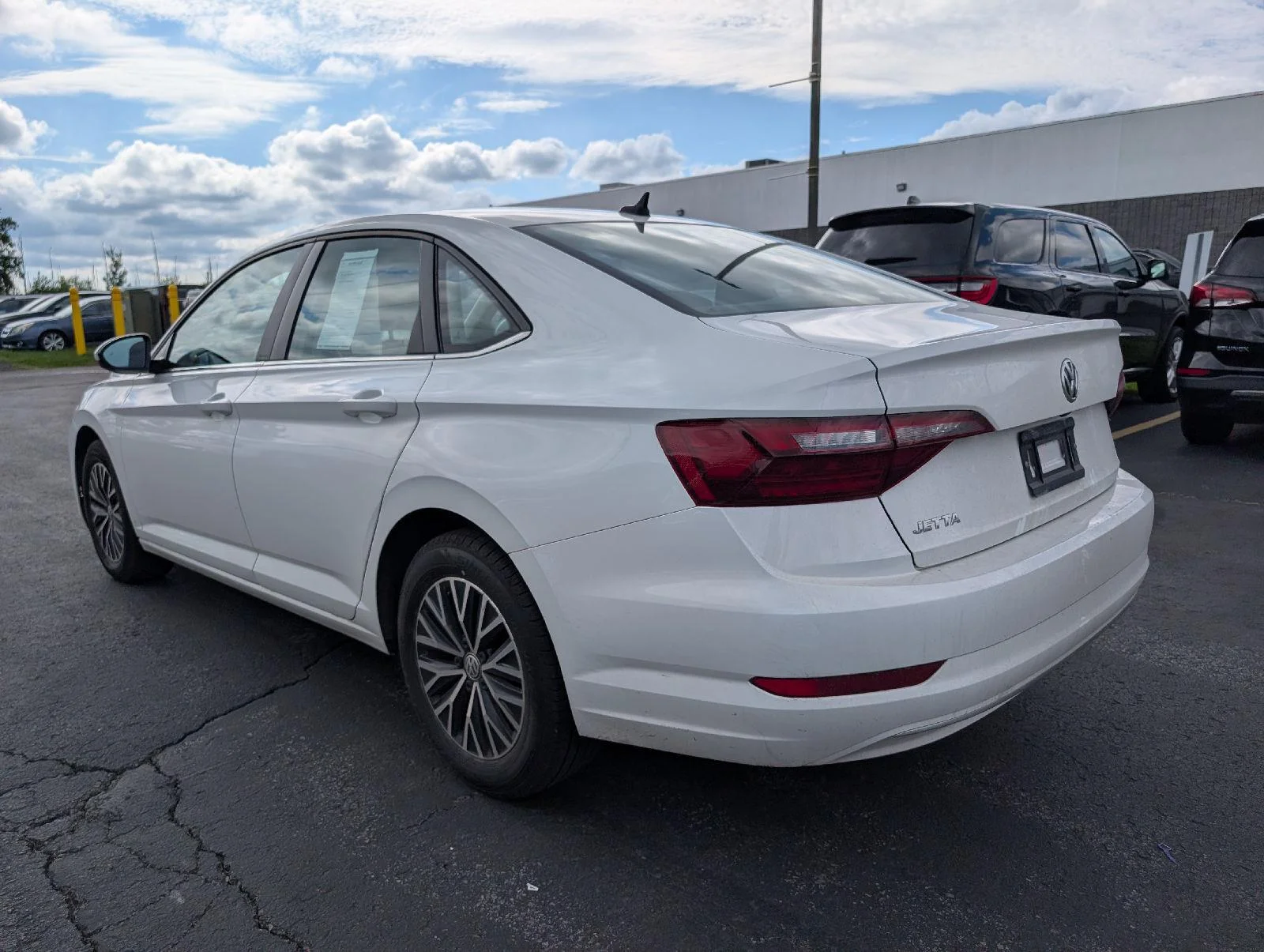 Used 2021  Volkswagen S image 5