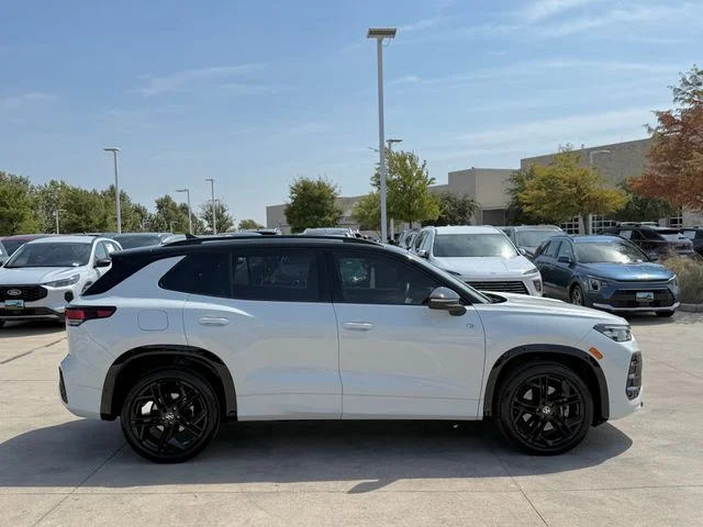 Used 2025  Volkswagen 2.0T SE R-Line Black image 7