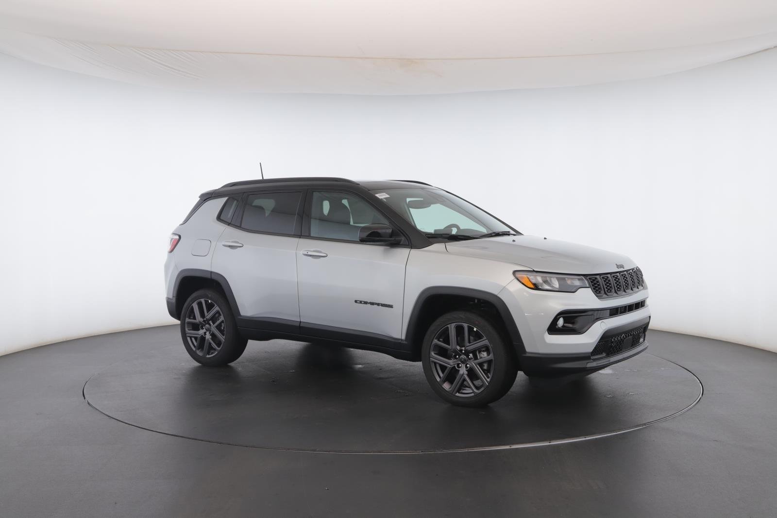 New 2026 Silver Zynith Metallic Clearcoat Jeep Limited image 33