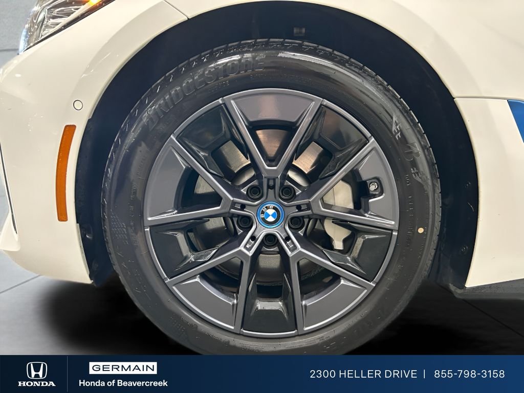 Used 2023 Alpine White BMW eDrive40 image 29