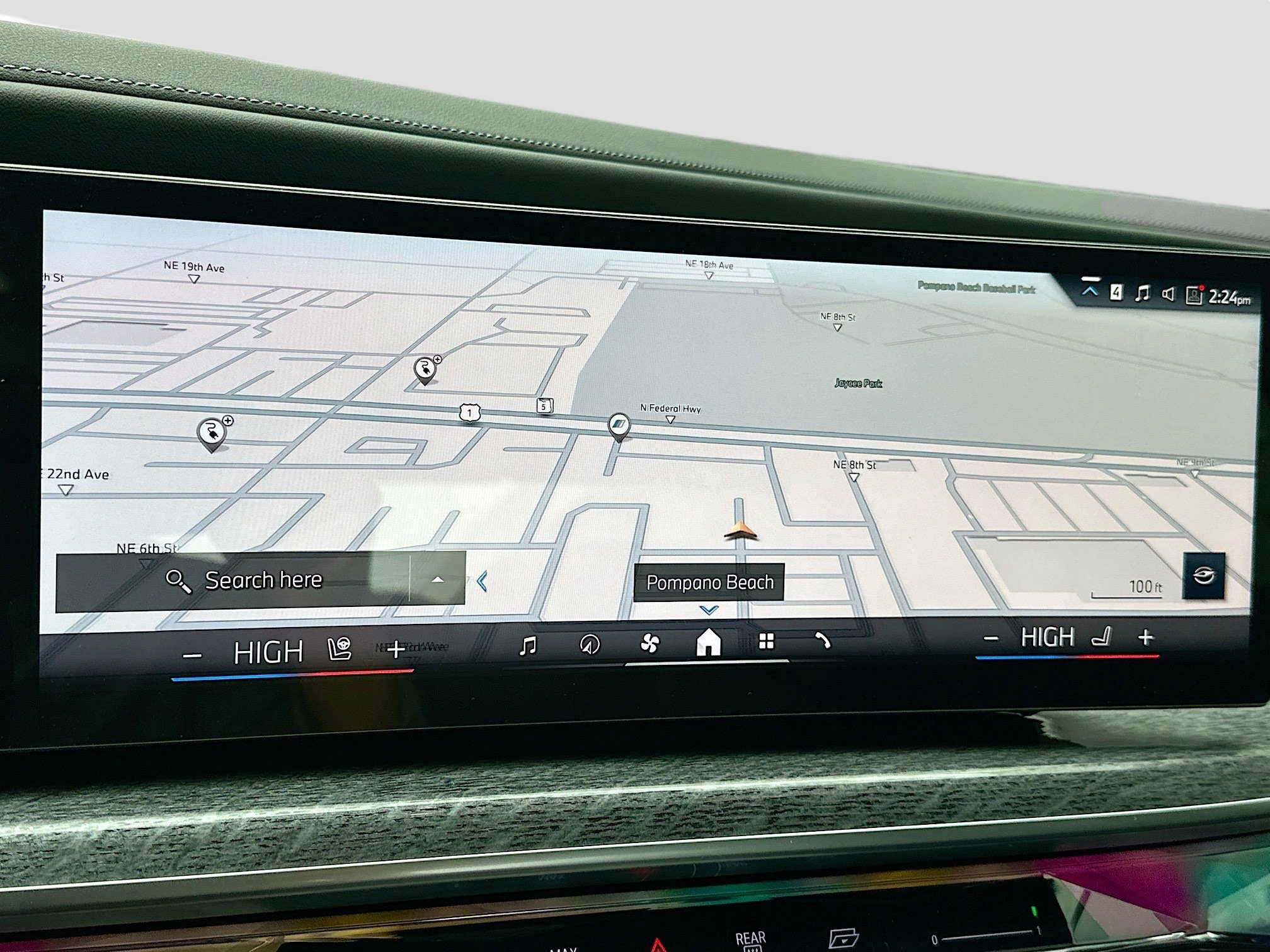 2025 BMW i7 50 - Photo 13